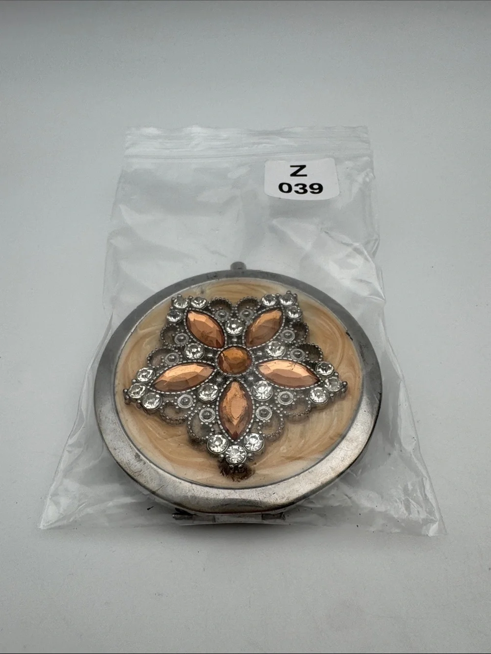 Vintage-Inspired Gold and Champagne Crystal Compact Mirror